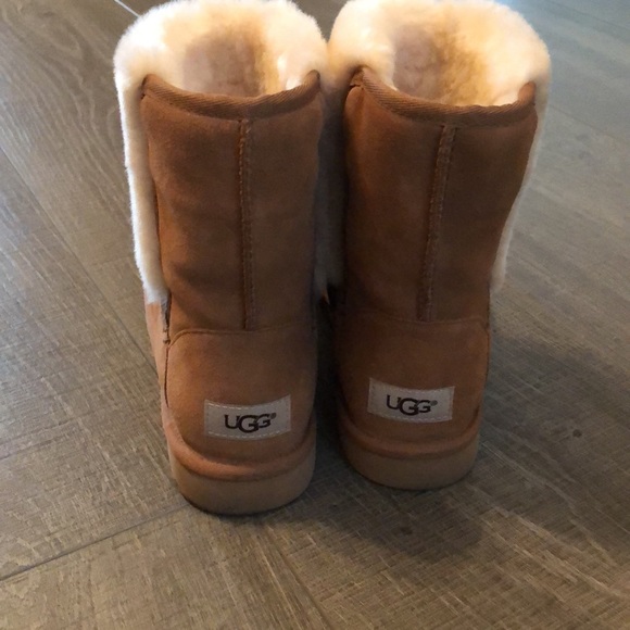 Like new fur baby swank Uggs ❤️❤️ - Picture 3 of 7